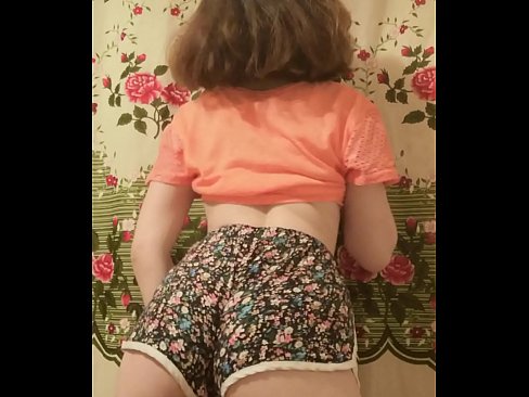 ❤️ Seksikäs nuori beibi riisuu shortsinsa kameran edessä ❌ Seksi at fi.dewporn.ru ❤