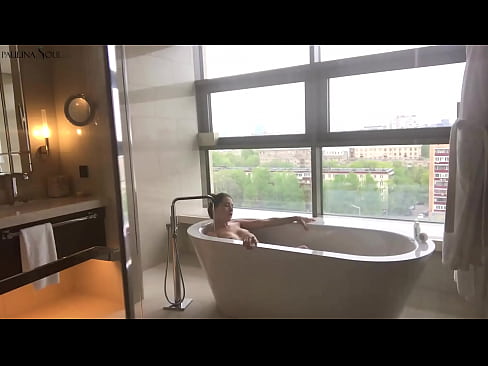 ❤️ Valtava babe runkkaa intohimoisesti pilluaan kylpyhuoneessa ❌ Seksi at fi.dewporn.ru ❤