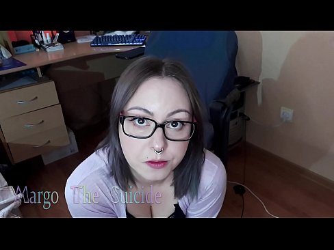 ❤️ Seksikäs tyttö lasit päässä imee dildoa syvälle kameraan ❌ Seksi at fi.dewporn.ru ❤