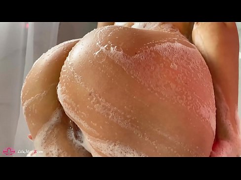 ❤️ Brunette masturboi pillua vibraattorilla intensiiviseen orgasmiin suihkussa ❌ Seksi at fi.dewporn.ru ❤