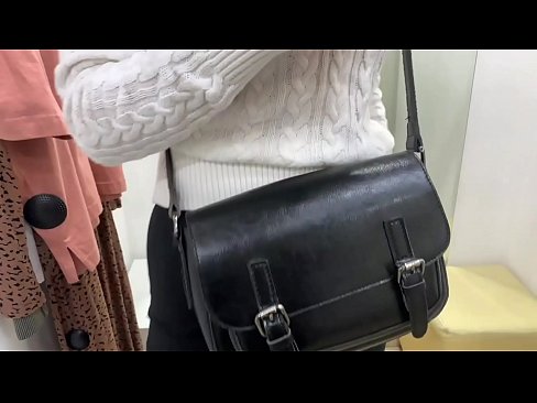 ❤️ Nuoren nartun FeralBerryn julkinen itsetyydytys dildolla sovituskopissa ❌ Seksi at fi.dewporn.ru ❤